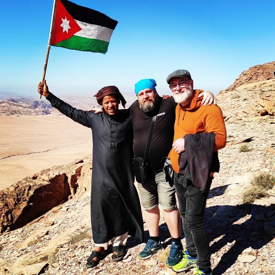 Joy To Wadi Rum Ngoại thất bức ảnh