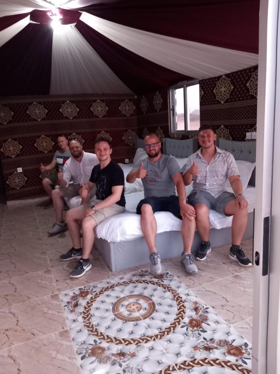 Joy To Wadi Rum Ngoại thất bức ảnh