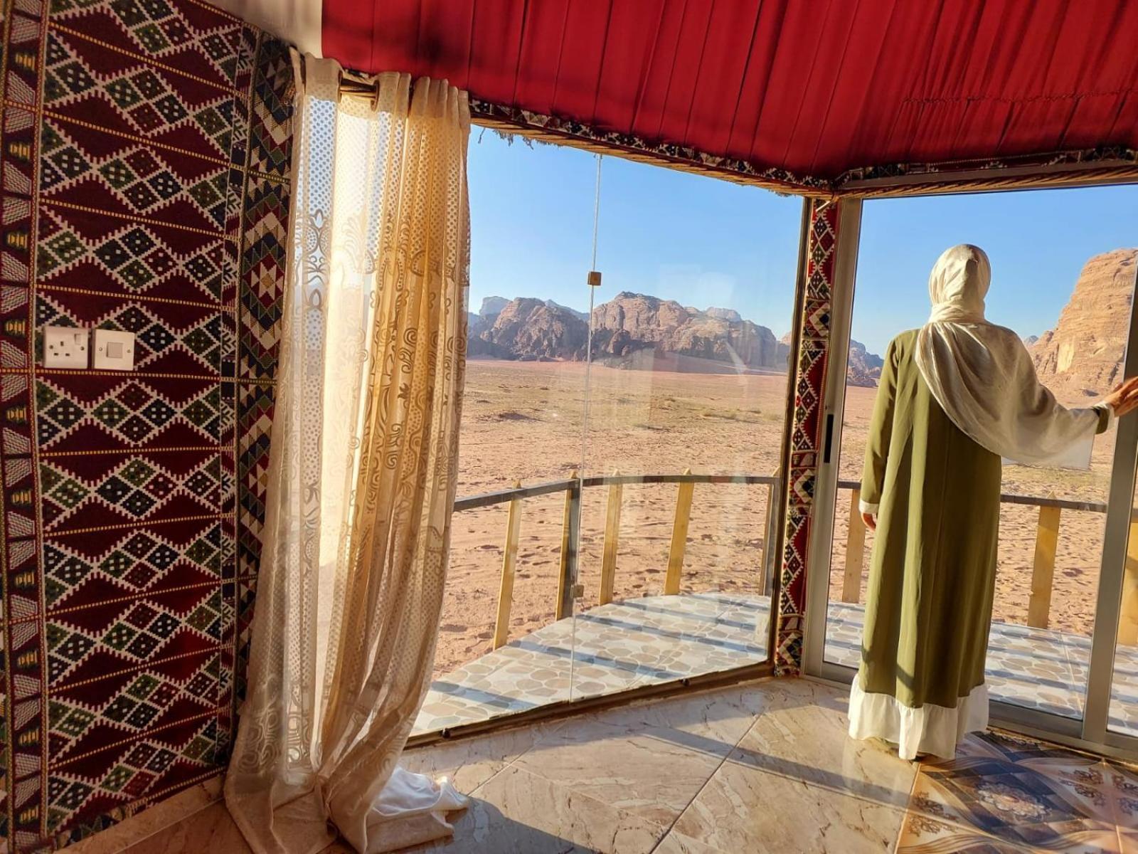 Joy To Wadi Rum Ngoại thất bức ảnh